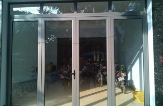 Cửa nhôm hệ 004